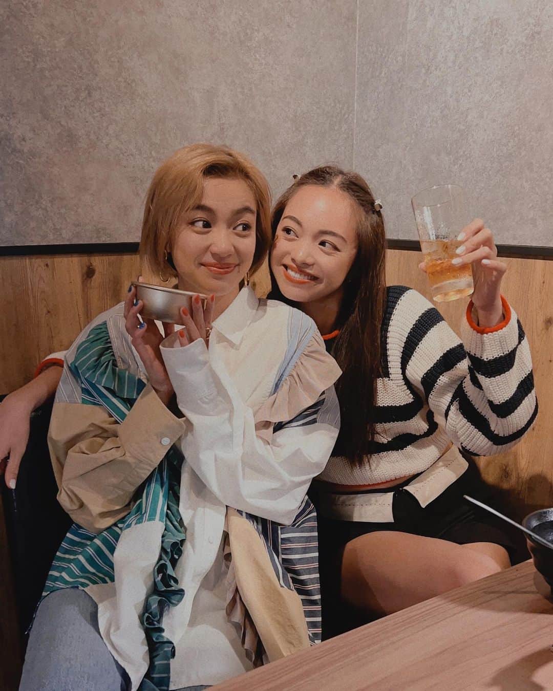 太田モニカのインスタグラム：「美味しい焼肉屋さん😋♡ . . こないだ巣鴨にある @yakiniku.nikuzaru にお邪魔しました♡ . . 普段から美味しいご飯を求めてる私ですが うなるぐらいぜーんぶが美味しかった🥹✨ . . お肉は見た目ほど脂っこくないし、 サラダもスープも冷麺も コースで頂いたけどどれも美味しい😆💕 . . 巣鴨なんて行ったことなかったけど 焼き肉おいしすぎたので 次も私の大好きな人達にここの美味しさ紹介しよーっと💕 . . 是非、都内にいる方 東京に遊びに来た際は @yakiniku.nikuzaru いってみて✨ . . . #monika #monikalifestyle  #tokyo #tokyofood #yakiniku #sugamo #sugamofood #焼肉牛猿　 #牛猿　 #焼肉　 #巣鴨焼肉　 #東京焼肉　 #東京グルメ」