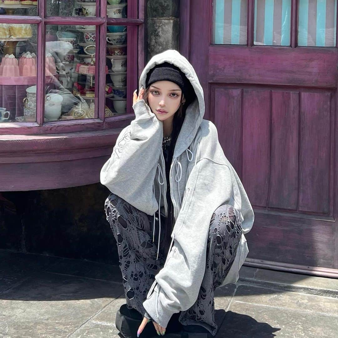 chiiiiiのインスタグラム：「👽🌫🫖🤍🪙  𝑶𝑺𝑨𝑲𝑨」
