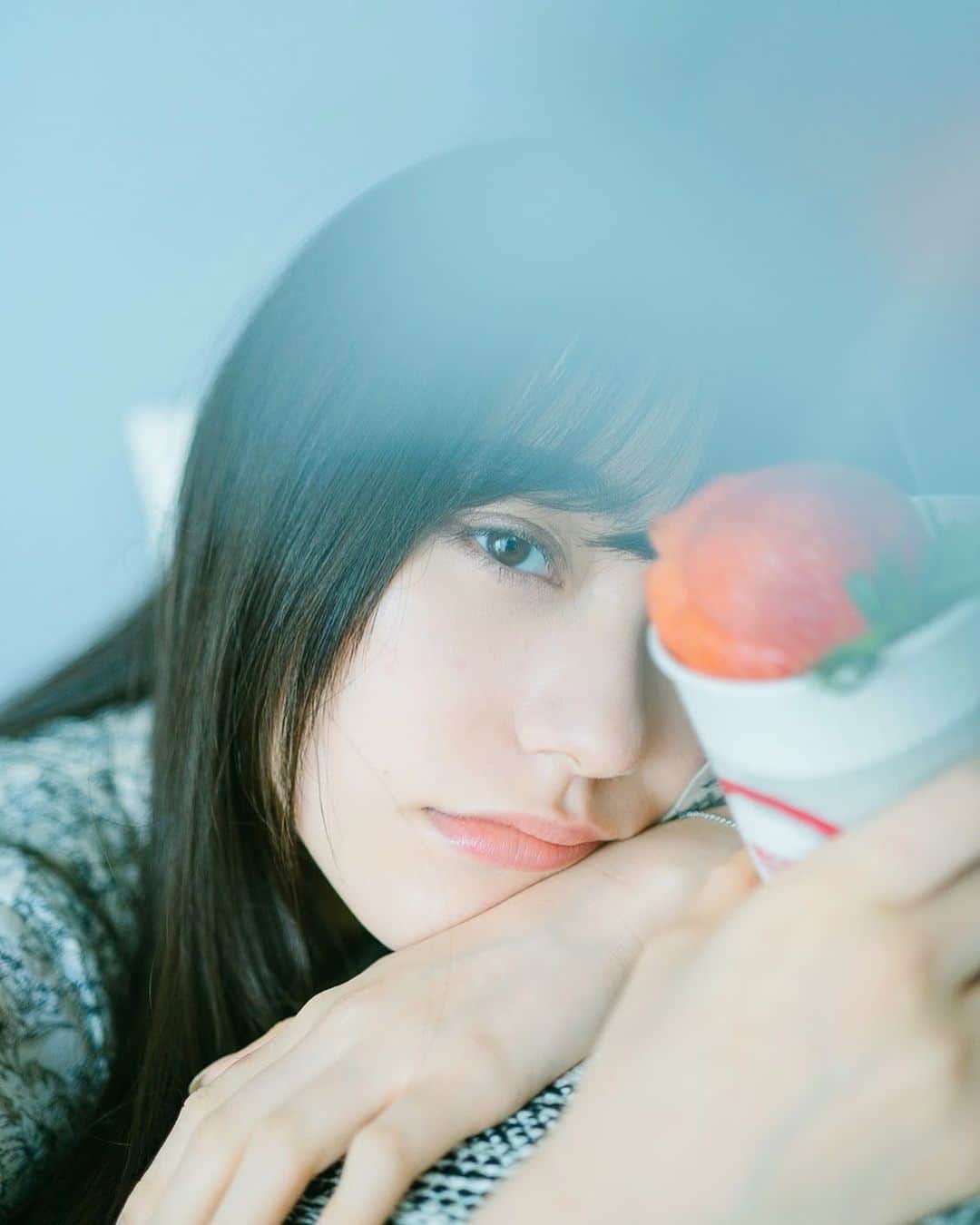 林花音のインスタグラム：「🍓🍓🍓 ・ ・ ・ ・ ・ ・ ・ ・ ・ ・ ・ ・ #いちご #作品撮り #その瞬間に物語を #ポートレート女子 #ポトレの世界 #透明感のある世界 #ポトレのセカイ #作撮りモデル #ポートレート撮影 #東京カメラ女子 #東京カメラ部 #jp_portrait部 #jp_portrait_collection #jp_portrait #japanesegirl」