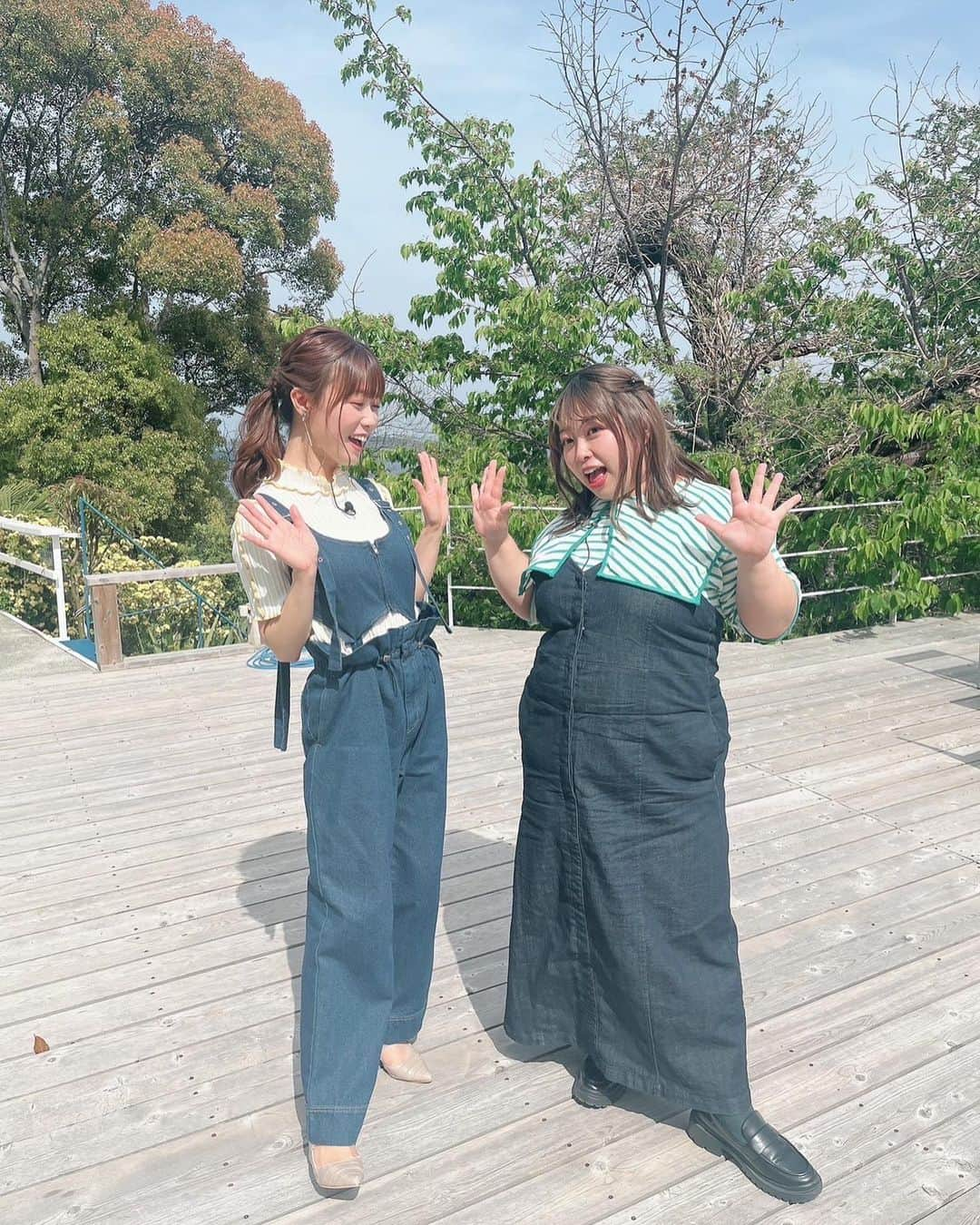 西澤由夏さんのインスタグラム写真 - (西澤由夏Instagram)「アラサー女子で 熱海へ旅行に行ってきました✨  ずっと飲んで、 ずっと食べていました。笑  あとは… これでもかというほどの 暴露大会になっています。笑  全て、旅の醍醐味ですね🤣🙌  仲良し麻衣さんと、 久々にお会いできた休井さんと、 衣装が似ていた餅田コシヒカリさんと☺︎  最後から2枚目の写真は #リゾナーレ熱海 から一望できる 熱海の夜景🌃  「毒吐きオンナは、愛されたい〜デトックス旅in熱海」 明日5/13(土)22:00より 是非ご覧ください🙆‍♀️ 👉 https://abema.app/AkxP」5月12日 21時44分 - yknszw