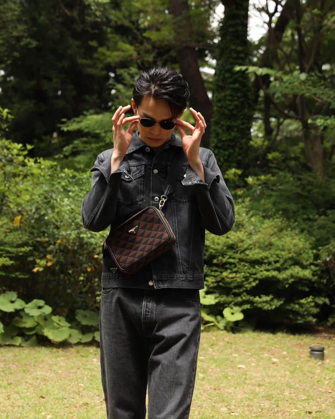 兵頭功海さんのインスタグラム写真 - (兵頭功海Instagram)「@prada  「PRADA MODE TOKYO」に。 ファッション、音楽、アート、自然 全てが美しかった。 侃と愛莉さんとも📸 #prada #pradamode」5月12日 21時41分 - katsumi_hyodo_official