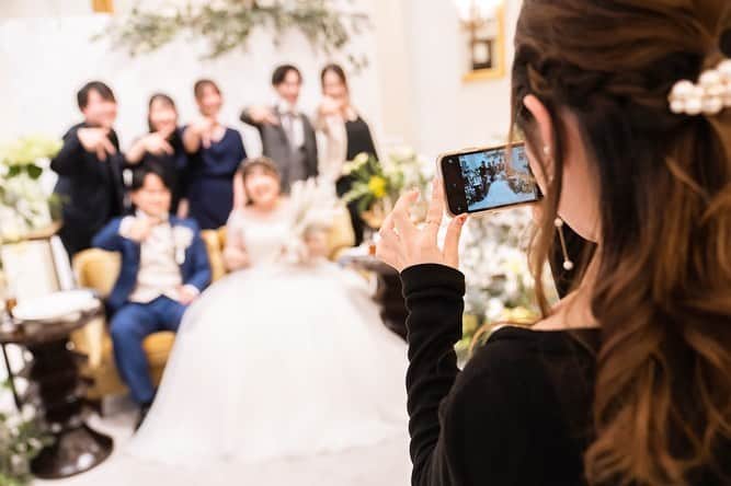 アーカンジェル 迎賓館　仙台さんのインスタグラム写真 - (アーカンジェル 迎賓館　仙台Instagram)「. 【ソファメイン席】 . . 新郎新婦の席をソファにすると まるでフォトブースのように ゲストとのお写真を残すことができます📸 . こだわりの衣装も 披露宴中ず〜っと 皆様から全身をご覧いただけます！ . . 衣装や装飾 結婚式後にもずっと残る写真に こだわる新郎新婦様 . ゲストと写真を撮ったりお話をしたり 距離感の近いご結婚式をご希望の 新郎新婦様におすすめです💁🏻‍♀️ . .  #アーカンジェル迎賓館仙台 #アーカンジェル迎賓館 #テイクアンドギヴニーズ  #tg花嫁 #仙台花嫁  #プレ花嫁 #weddingphoto #ソファ席 #フォトブース #入籍  #仙台結婚式場  #式場探し」5月12日 21時55分 - arkangel_geihinkan_sendai