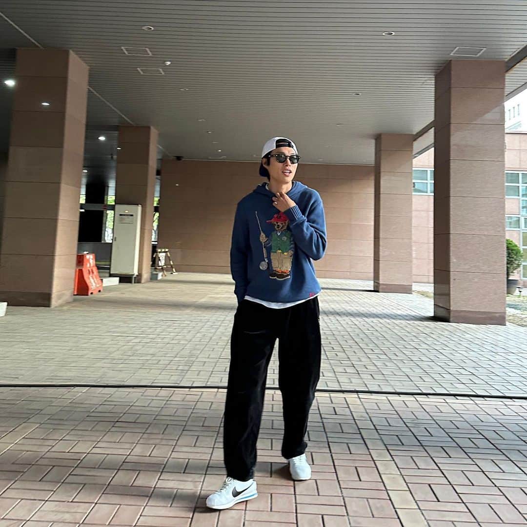 リュ・ジュニョルさんのインスタグラム写真 - (リュ・ジュニョルInstagram)「But you liked me yesterday.」5月12日 21時56分 - ryusdb