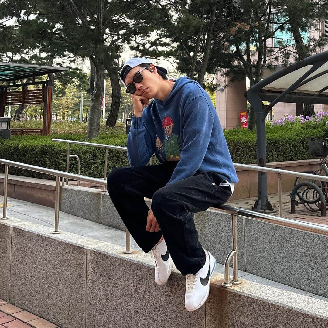 リュ・ジュニョルさんのインスタグラム写真 - (リュ・ジュニョルInstagram)「But you liked me yesterday.」5月12日 21時56分 - ryusdb