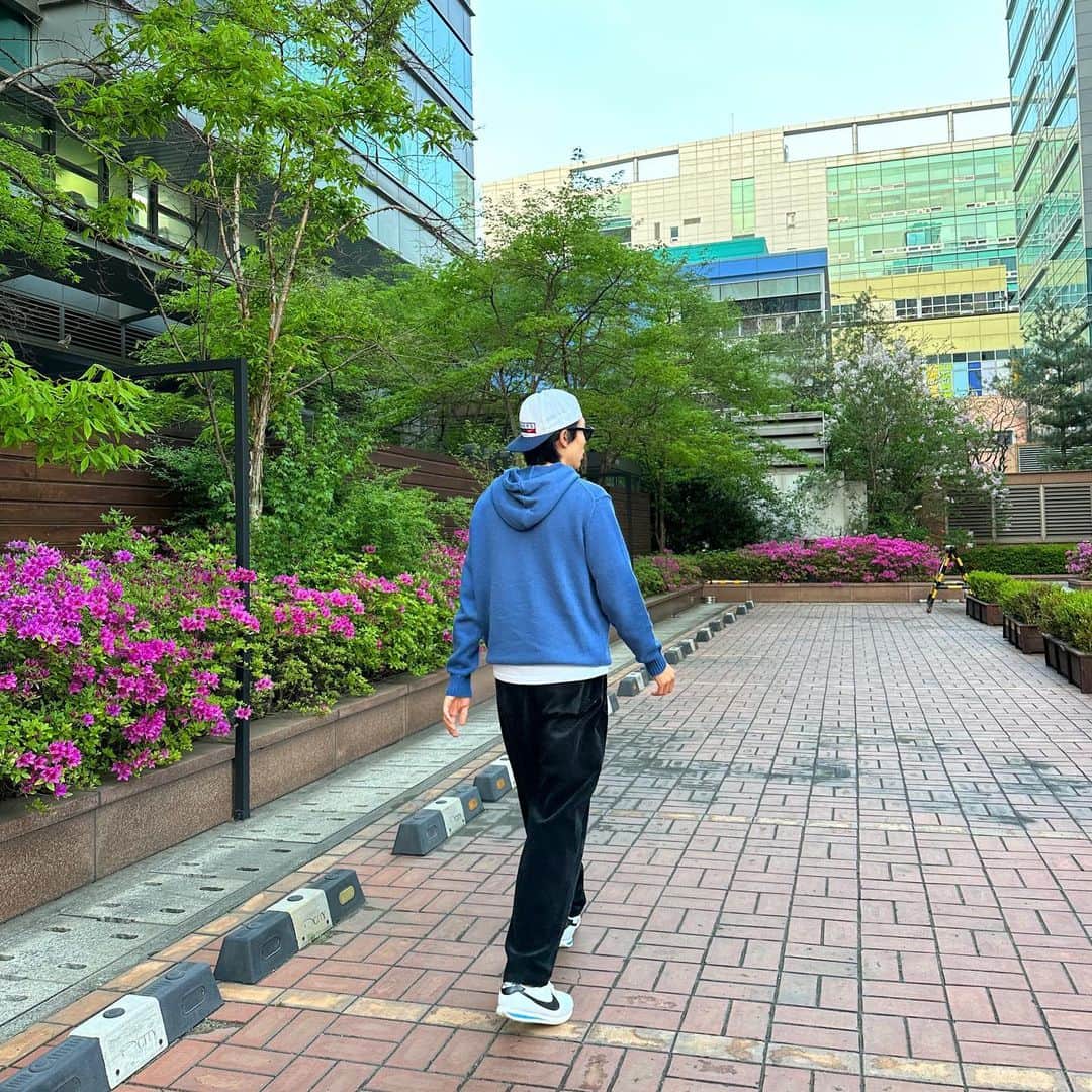 リュ・ジュニョルさんのインスタグラム写真 - (リュ・ジュニョルInstagram)「But you liked me yesterday.」5月12日 21時56分 - ryusdb