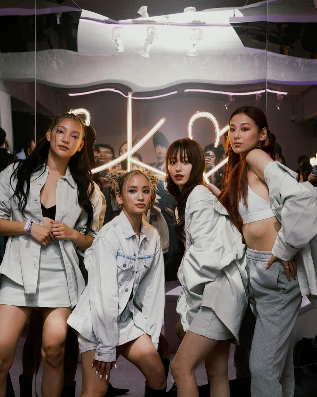Calvin Kleinさんのインスタグラム写真 - (Calvin KleinInstagram)「All in. @ansonlht, @toctien1305, @davikah and @yamamotomaika_official wearing looks from the limited-edition capsule collection. Jennie for Calvin Klein is out now.  By @imaaronpark @da_mii」5月12日 22時00分 - calvinklein