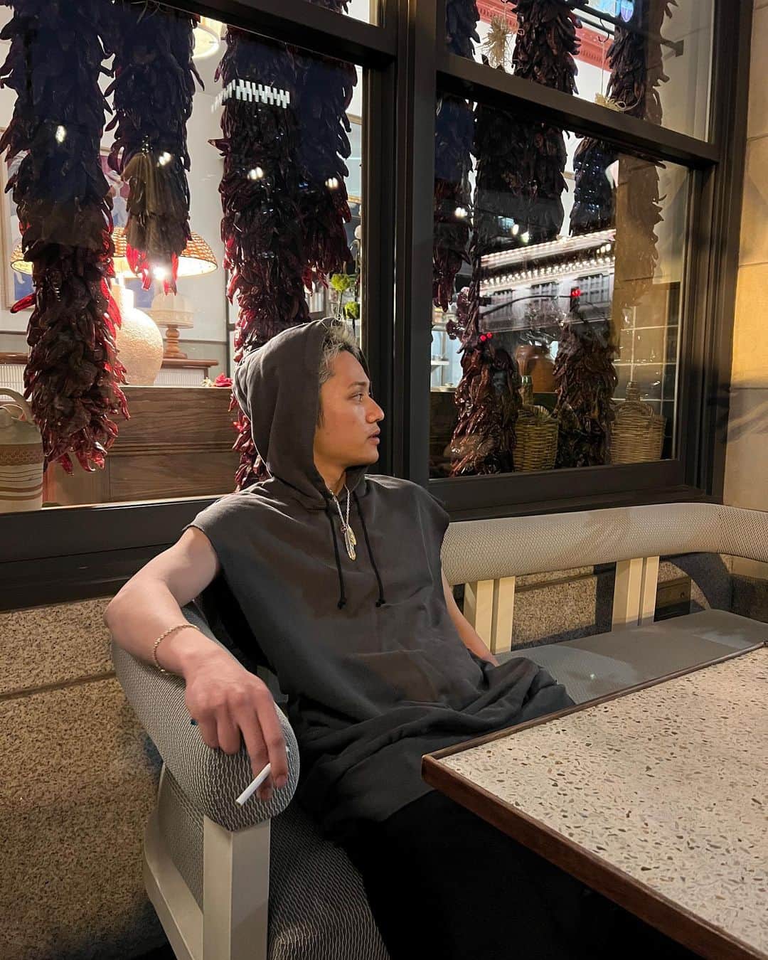 ひゅうがのインスタグラム：「アメリカの夜は本当に自由を感じる。  #イミグレを突破した瞬間勝ちが確定」