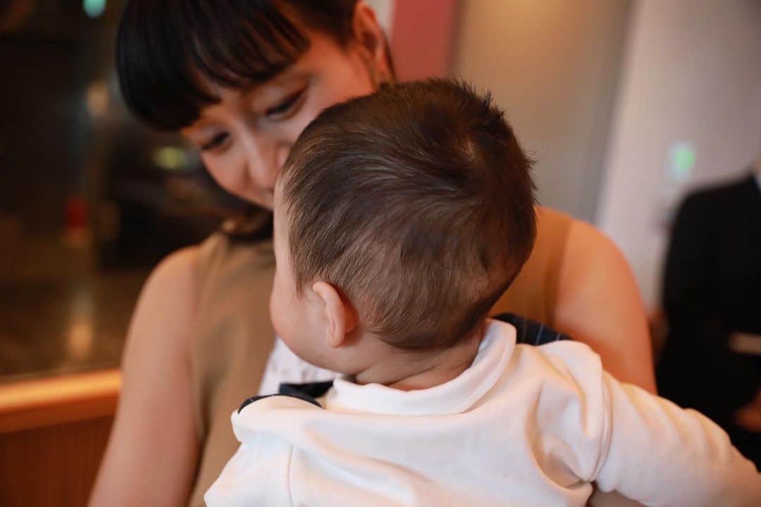 瑞羽奏都（水谷美月）のインスタグラム：「このほっぺた…堪らん💕  最近、色々なBabyと出会う機会が多く、そして…早々に仲良くなる👶(笑)このBabyとの出会いも2度目だけど、すっかり懐いてもらいまして…寝かしつけも完璧💤  Babyよ…仲良くしてくれてありがとう😍 お陰様で癒されました✨  #baby #癒し」