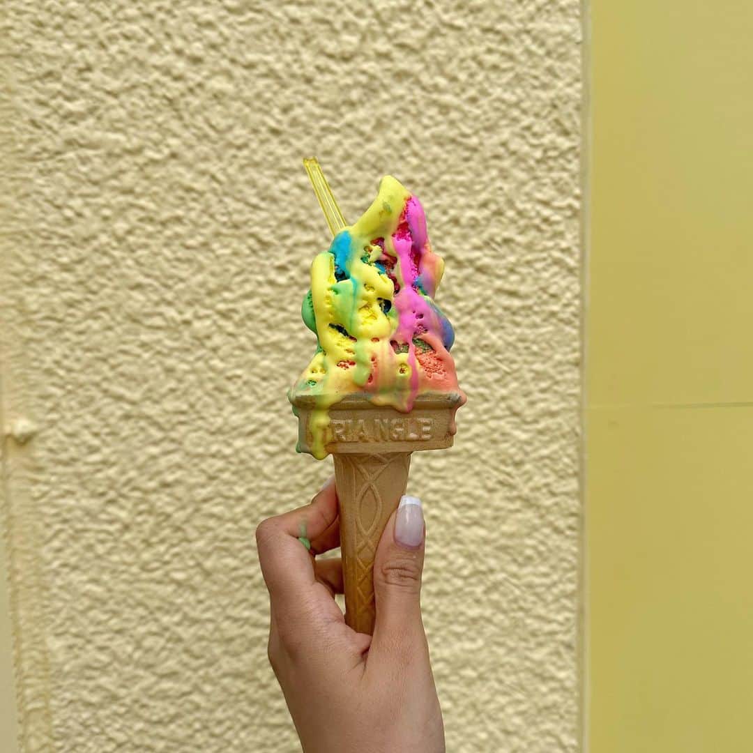 又来綾さんのインスタグラム写真 - (又来綾Instagram)「沖縄でアイスを撮影するのは時間との勝負です🍦笑」5月12日 22時14分 - matarai_aya