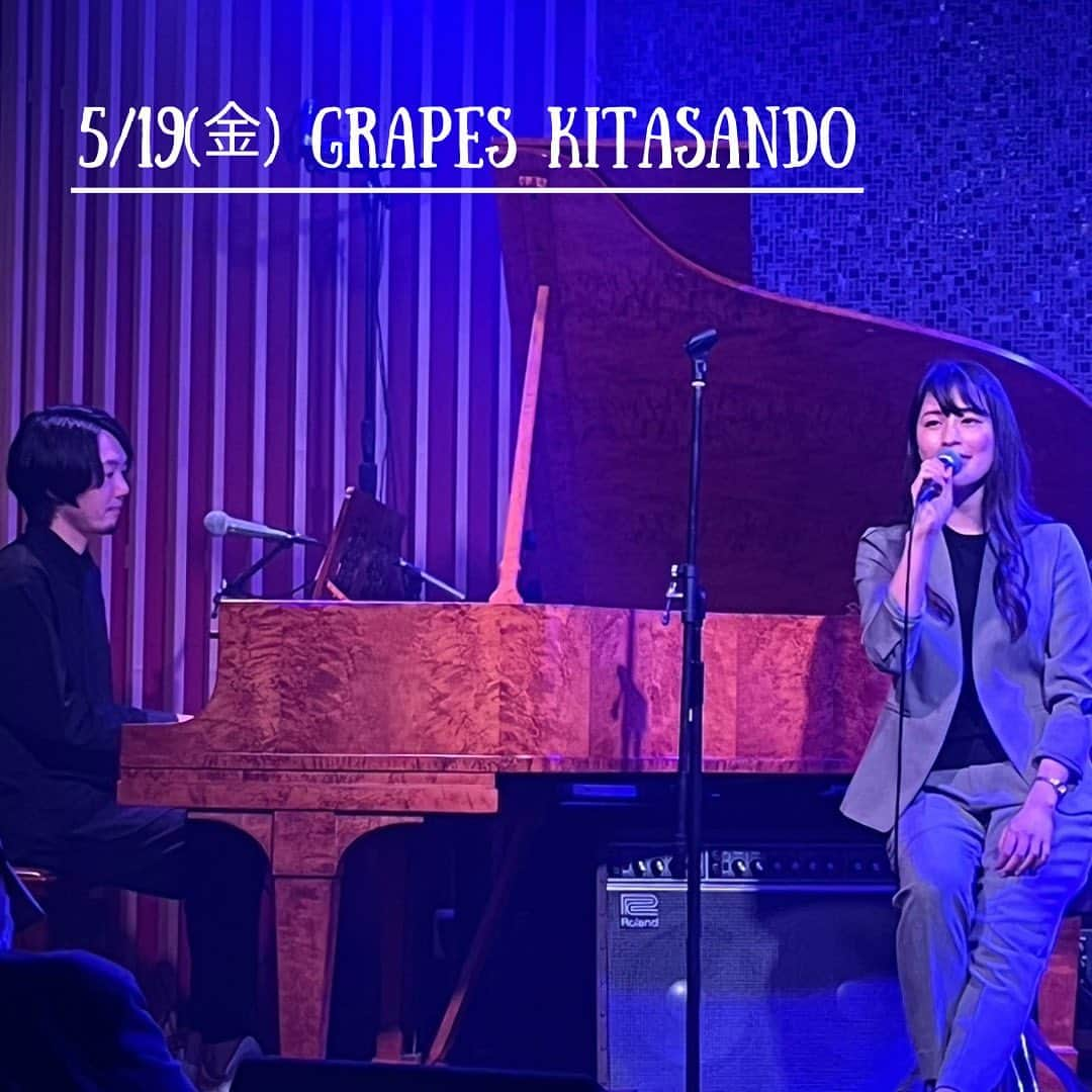 芝咲美穂さんのインスタグラム写真 - (芝咲美穂Instagram)「来週はGRAPES KITASANDOさんでの対バンライブです。  前回すごく久しぶりの共演となった、kuwa-cchiこと桑原康輔さんにまたサポートして頂きます😊 楽しみです。 配信もありますので、ご来場お待ちしております！！  ⚫︎GRAPES KITASANDO presents 新曲書き下ろし企画「ワンピース」第二話　※オンライン同時配信  【会場】GRAPES KITASANDO 【時間】　18:00開場&配信サイトオープン / 18:30開演 ※私の出番は、19:10-19:45です。  【出演】　金田一芙弥 / 前田有加里 / 柴﨑美穂 / JUN（順不同・アーティスト名敬称略）  【会場チケット】　ミュージックチャージ￥3,500（＋1ドリンク&1スナック￥1,000）  【会場チケット予約方法】　各アーティストそれぞれに予約（取り置き）、もしくはGRAPESのweb予約にて（https://yoyaku.toreta.in/grapeskitasando）  【配信チケット】　￥3,300 / 応援付きチケット￥4,400 / 出演者にドリンク1杯付き応援チケット￥5,500　※いずれもアーカイブ1週間 【配信チケット購入方法】　https://grapes230519.peatix.com/」5月12日 22時31分 - miho_shibasaki