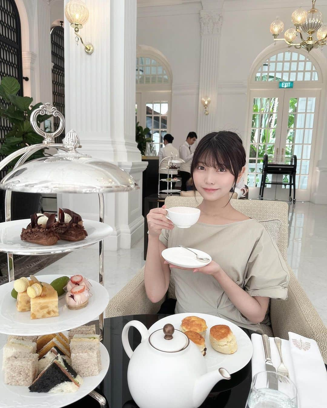 松下玲緒菜さんのインスタグラム写真 - (松下玲緒菜Instagram)「. 誕生日付近はいろんなところ旅してたよ〜✈️ 海外に行くことができるようになってきてほんっとにしあわせ🫧 次はどこ旅しようかな〜 . . . #ラッフルズホテル #アフターヌーンティー #singapore #シンガポール #海外旅行」5月12日 22時34分 - matsushita_reona