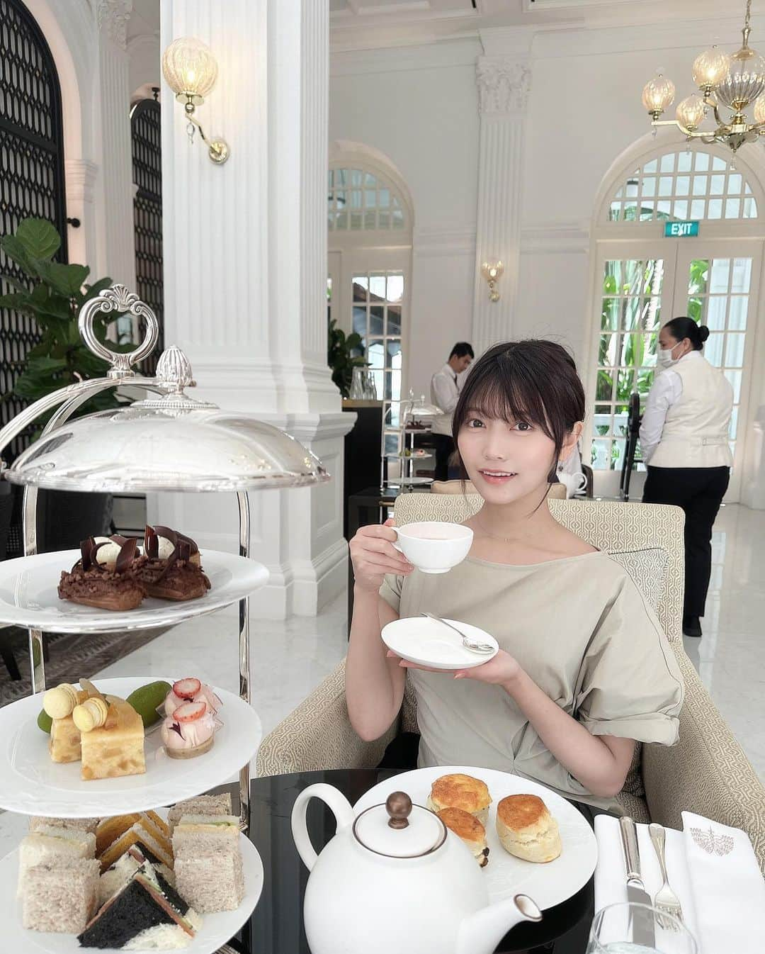 松下玲緒菜さんのインスタグラム写真 - (松下玲緒菜Instagram)「. 誕生日付近はいろんなところ旅してたよ〜✈️ 海外に行くことができるようになってきてほんっとにしあわせ🫧 次はどこ旅しようかな〜 . . . #ラッフルズホテル #アフターヌーンティー #singapore #シンガポール #海外旅行」5月12日 22時34分 - matsushita_reona