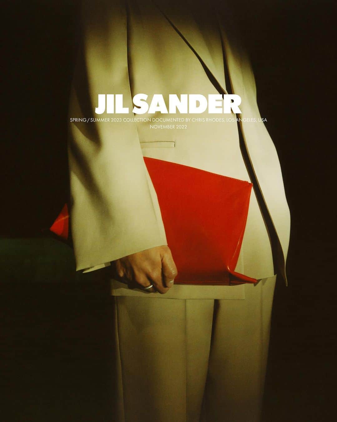 ジルサンダーのインスタグラム：「#JILSANDER  Spring/Summer 2023 campaign documented by Chris Rhodes, Los Angeles, USA November 2022 @chris.rhodes  Now available online and in selected stores #JilSanderbyLucieandLukeMeier」