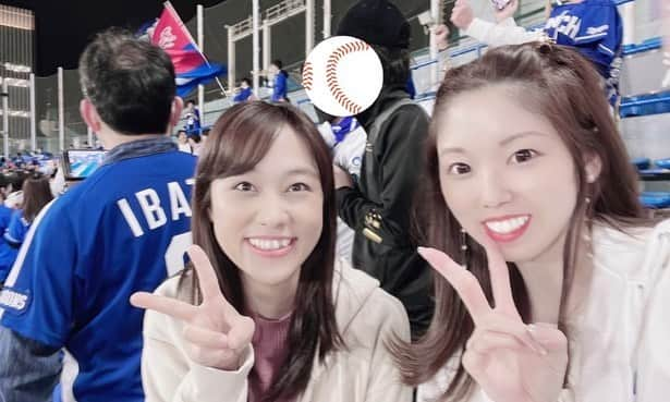 西村志野さんのインスタグラム写真 - (西村志野Instagram)「＊ きょうは仕事終わりで #神宮球場 へ⚾️ ヤクルト-中日を観てきました♪  初めての神宮の外野席！ 普段野球は内野席で観ることが多いので新鮮でした✨  観る角度が違うとプレーの見え方も 全然違って楽しかった♡  声出しが戻ってきた外野席の熱気も 感じられていい夜でした♪ 誘ってくれた友達に感謝✨ ＊ これで今シーズン観戦は4球場目☺️ まだまだいろいろな球場に いろいろなチームの試合を観に行くぞー✨ ＊ #swallows #dragons #東京ヤクルトスワローズ  #中日ドラゴンズ #ヤクルト #中日 #プロ野球 #野球 #プロ野球観戦 #野球観戦 #外野席 #npb #2023プロ野球観戦4試合目  #野球好き #野球女子 #⚾️ #野球MC #野球リポーター #野球アナウンサー #アナウンサー #フリーアナウンサー #西村志野」5月12日 22時53分 - shinonishimura_