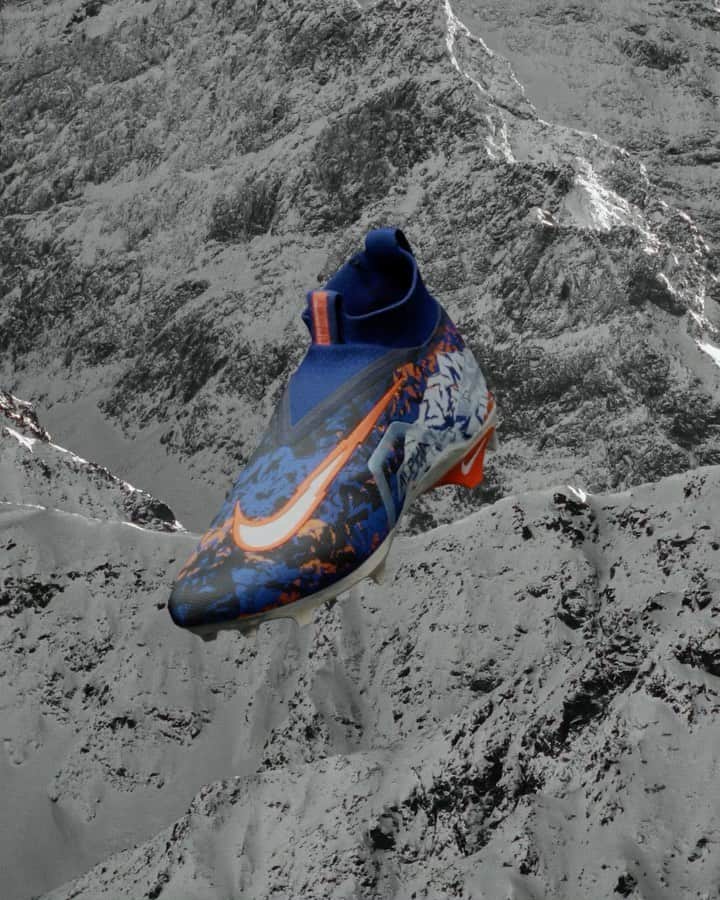 ラッセル・ウィルソンのインスタグラム：「The RW Collection. Engineered for 5,297'. 🗻  We’ve got you covered on and off the field. 🤝   Available now at Nike.com」