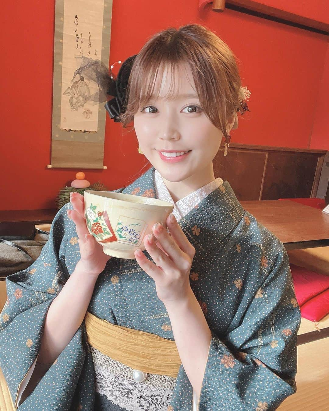 椿ゆかのインスタグラム：「茶道始めたい🍵」