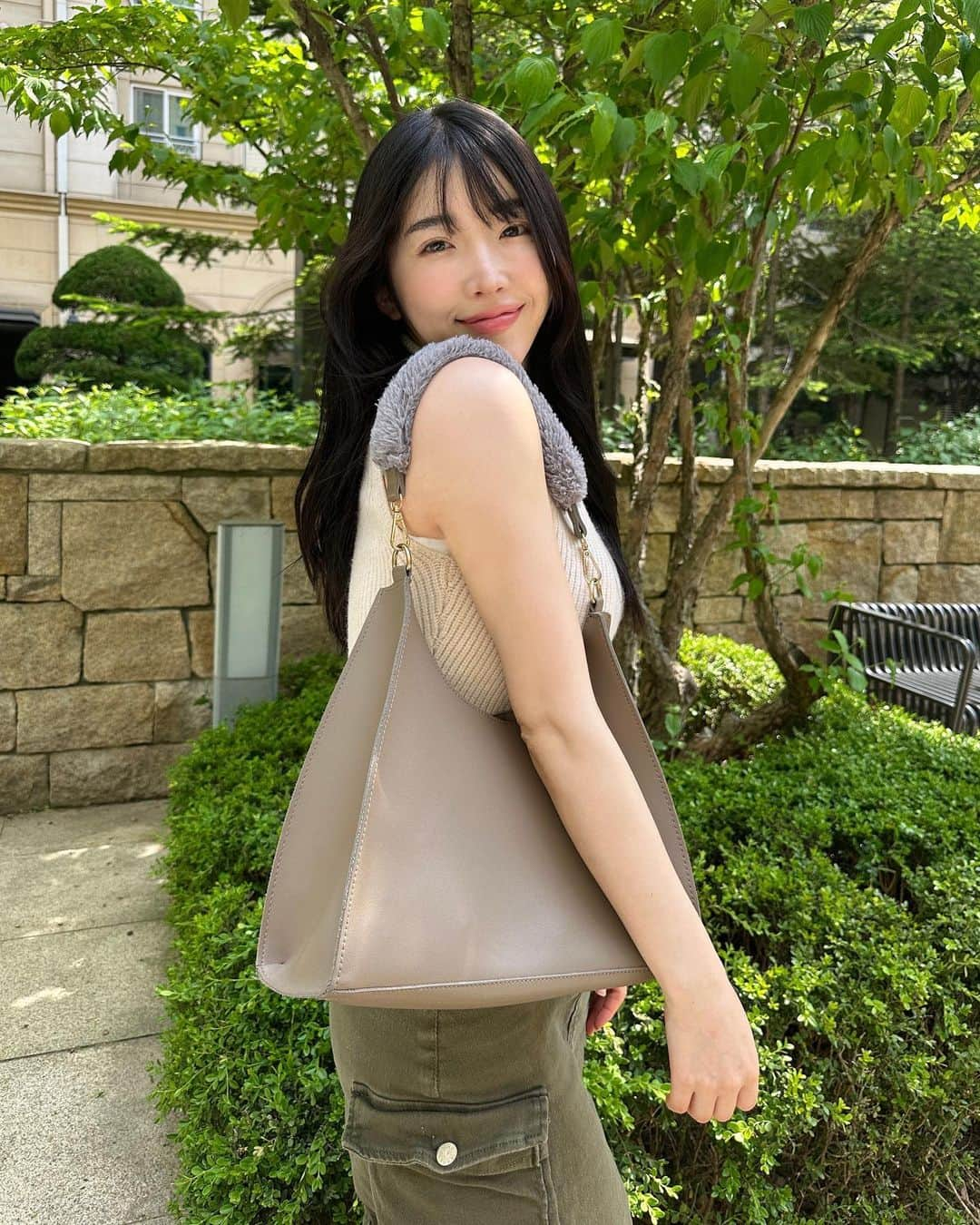 ゆかさんのインスタグラム写真 - (ゆかInstagram)「#ootd   Tops: @zara  Bottoms: @ably_official  Boots: @ably_official  . . . #ootdfashion #y2k #zara #koreanfashion #오오티디 #오오티디룩 #コーデ #韓国ファッション」5月12日 23時03分 - bjyuka