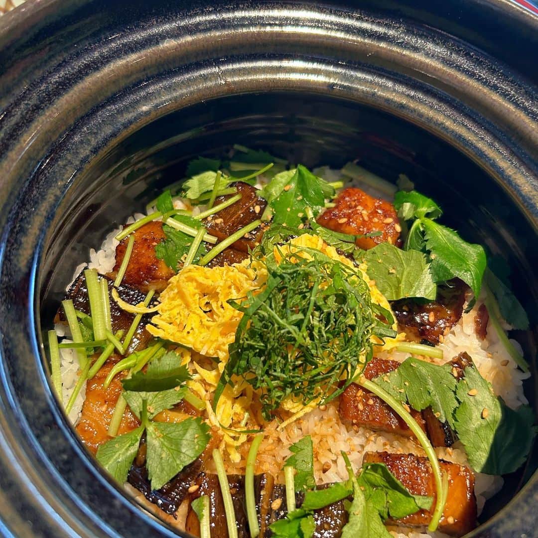 美舞さんのインスタグラム写真 - (美舞Instagram)「. . 大好きな　@gaogao_oohori ❤︎❤︎ 日本食って最高。の贅沢ランチは、 何度食べても心が豊かになる最強の食事🍽 土鍋はおにぎりにしてお土産にもしてくれるし、 次の日の朝ごはんにするのが私なりの贅沢😉✌️ ぜひ皆様も贅沢ランチ堪能してください♪ . #福岡　#福岡ランチ　#大濠公園 #大濠公園カフェ #大濠グルメ #福岡グルメ #福岡観光 #土鍋　#釜飯」5月12日 23時13分 - mibuki__.39