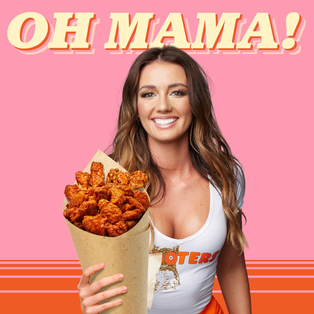 Hootersさんのインスタグラム写真 - (HootersInstagram)「Wings and moms have a lot in common—some are hot, some are sweet, all are well-loved.   See? Bringing Mom to Hooters on #MothersDay isn’t as crazy as it sounds.」5月12日 23時15分 - hooters