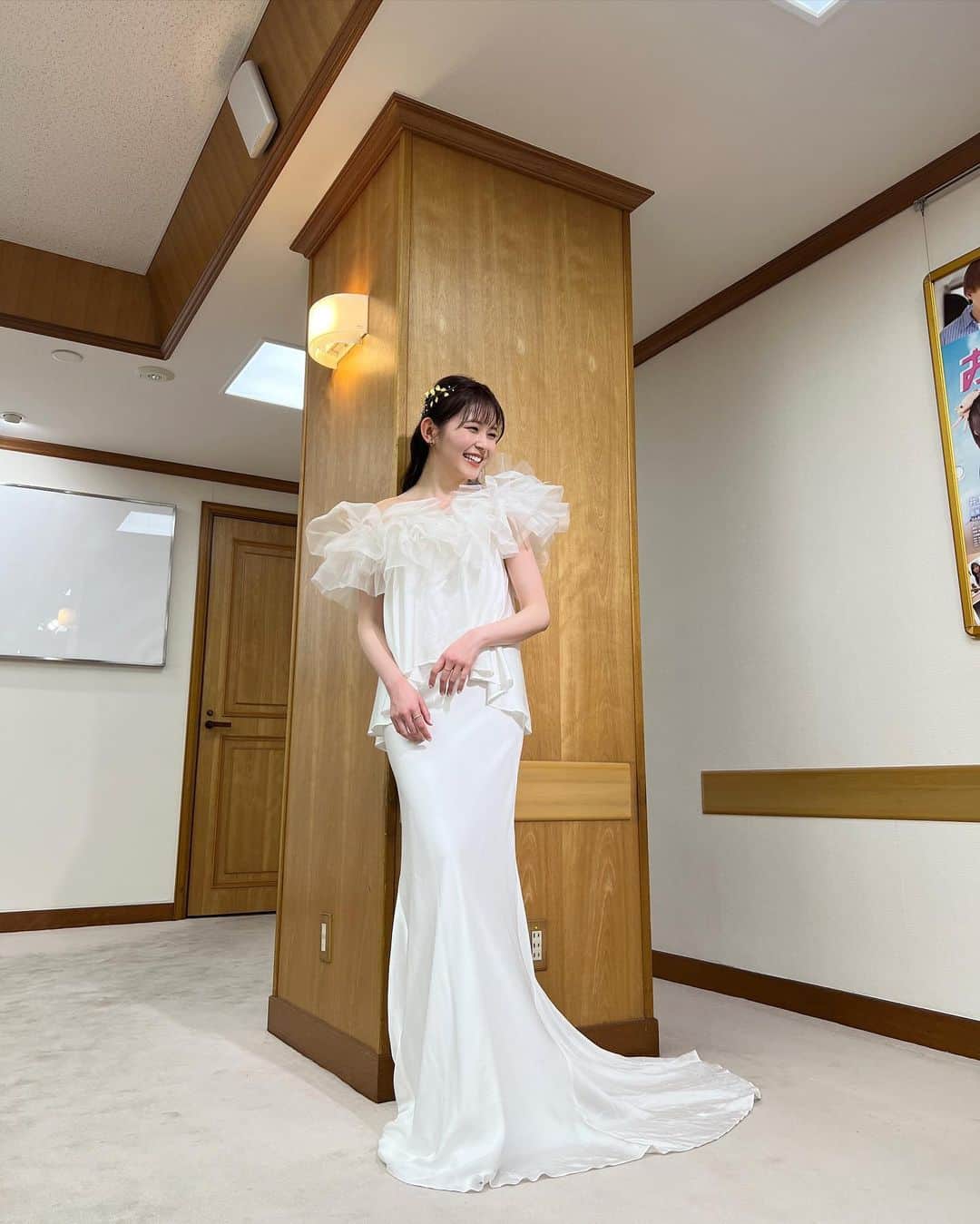 久間田琳加のインスタグラム：「今日の舞台挨拶は真っ白でした🤍 #おとななじみ」