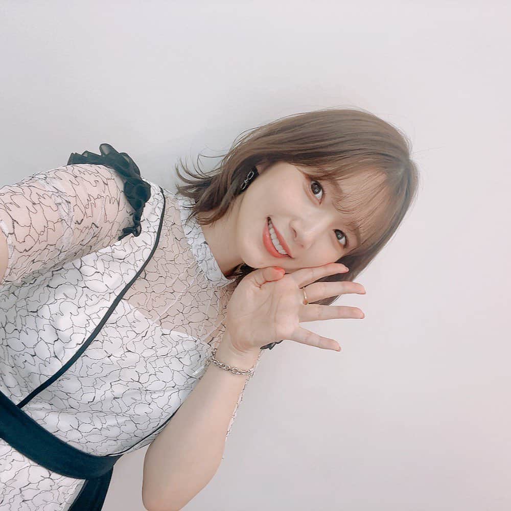 内田真礼のインスタグラム：「アニサマ特番！！ ありがとうございました！✨✨  楽しかったなぁ〜〜〜❣️☺️  あまねさん、ゆうさん、鷲崎さんと！  サイリウムふって、あがりました‼️ アニサマの声出し楽しみ。  さいたまスーパーアリーナの景色ってほんとに素晴らしいので、また今年も見られるのが嬉しいです🌼  たくさんのキセキと出会えますように！！」
