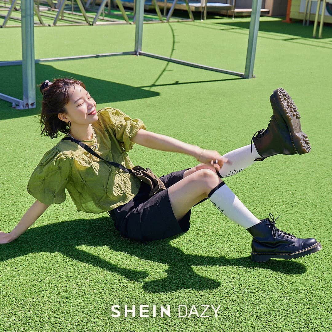 SHEINさんのインスタグラム写真 - (SHEINInstagram)「Ascend the trends in streetwear looks that let your self-expression take flight 🔥 Which K-fashion inspired DAZY fits would keep you cool for the summer? 👇  🔎14118987 14928389 14956285 15116933 14881380   #SHEIN #DAZY #kfashion #dazygirl #outfits #ootd #instafashion #summerfashion #summerwear #summer」5月12日 23時41分 - sheinofficial