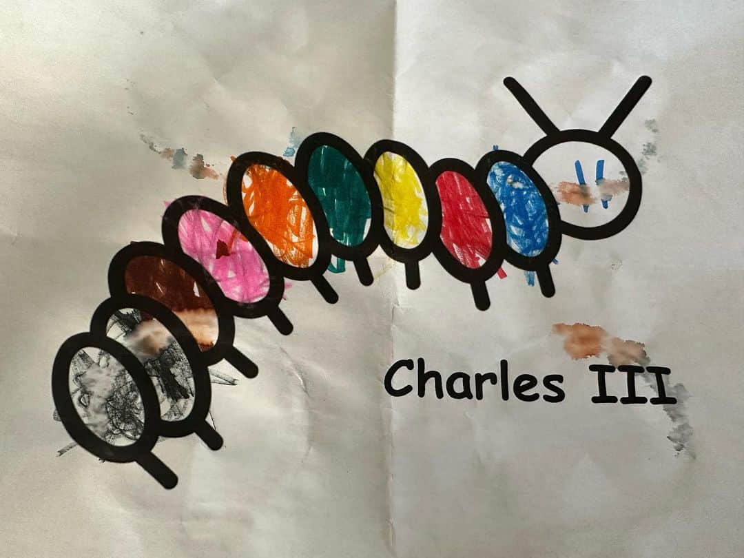 キャサリン・ジェンキンスのインスタグラム：「Clearly inspired by the events of last weekend, Xander decided to name his school Caterpillar King Charles III 😂」