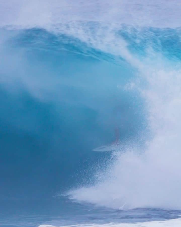 ジョン・ジョン・フローレンスのインスタグラム：「Ehukai」