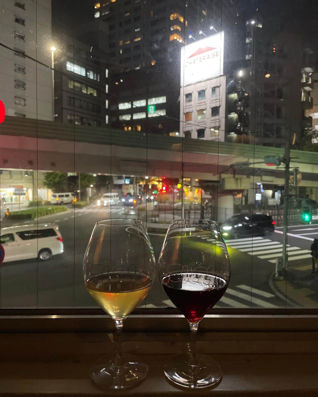 Lilmeさんのインスタグラム写真 - (LilmeInstagram)「도쿄 생활에도 익숙해졌어🗼 東京に住んで一ヵ月。 美味しいものに囲まれて過ぎて日本やっぱり凄すぎる。。 カレーライスが美味しすぎて週2で食べてます…🍛笑 トレーニングも週1でしっかりしてるよ  ※1枚目の写真、昔のアイドルみたいだ。笑  #도쿄여행#도쿄 #東京グルメ  #東京  #スープカレー  #カレー」5月12日 23時52分 - lilme_official