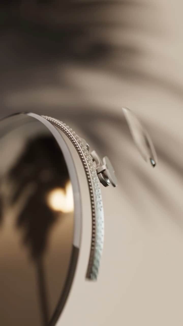 オリバーピープルズのインスタグラム：「Distinguished by its details. M-4 assembled by @visual.fodder and @optika.studio. ⁠」