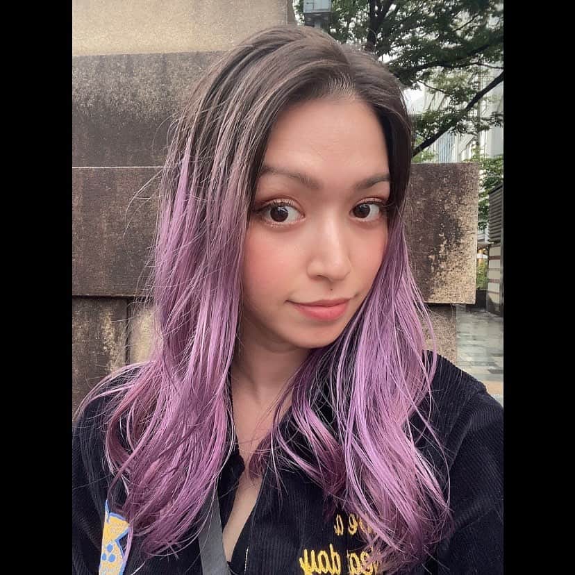 ダンドイ舞莉花さんのインスタグラム写真 - (ダンドイ舞莉花Instagram)「New hair!!! 💜  Thank you. @monjiahase   めちゃイイ色！！ 地毛に馴染む綺麗なグラデーションにしたくて、 相談したところ…！  こんなにも素敵な色味に仕上げてくださいました！！！👏🏻  ありがとうございました💜💜💜  #newhair #hair #purplehair #purpleombre #newhaircut #newhaircolor #tokyo #japan #dab #aoyama #thankyou #ヘア #ラベンダーヘア #パープルヘアー #ヘアカラー #グラデーションカラー #ありがとうございました」5月13日 0時09分 - mdandoy18
