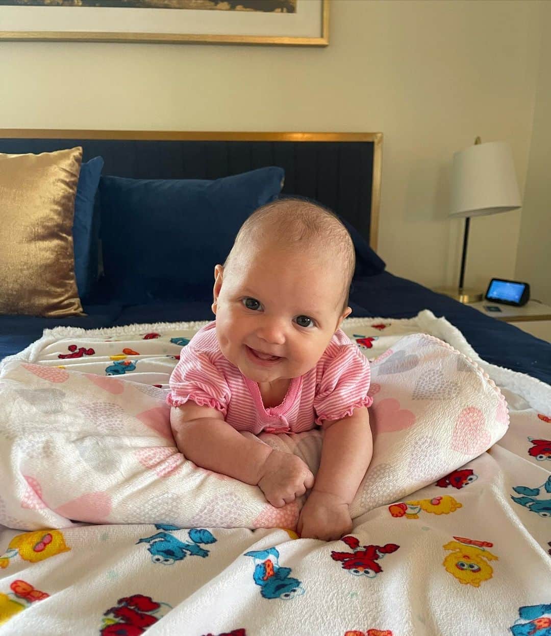 Stephanie Brantonのインスタグラム：「Hey there beautiful 🤩🥰😍💖 #EvaMonroe #2monthsold」