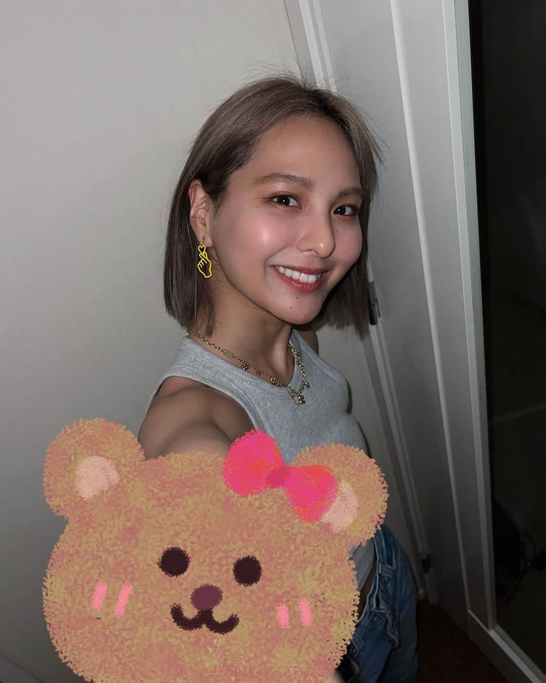 山口厚子さんのインスタグラム写真 - (山口厚子Instagram)「髪切ってカラーも少し暗めに🧡  #自宅でなんとか自撮り #イメチェン」5月13日 0時29分 - atu_yaman