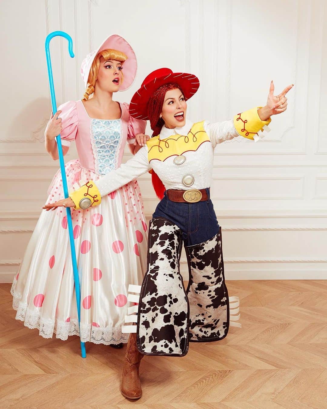 Nadya Antonのインスタグラム：「« Lily here ! Making Bo Peep cosplay after 13 years was a goal, but making it as a duo with @nadyasonika as Jessie was a DREAM ! 😍 I couldn’t be happier with this photoshoot by @anto_and_the_cosplayers 🥰 »  « Nadya here! Disney cosplay collaboration with a princess itself @lily_on_the_moon was truly a dream come true, can’t wait for our future plans together! You can suggest on the comments for our next cosplay 🙏🏻  🤠 Jessie made and worn by: @nadyasonika  🎀 Bo Peep made and worn by: yours truely  📸 Photo by: @anto_and_the_cosplayers  📍Location: @studioabelanet  📖 Patterns from @nikitacosplay ´s Self-Made Princess tutorial book」
