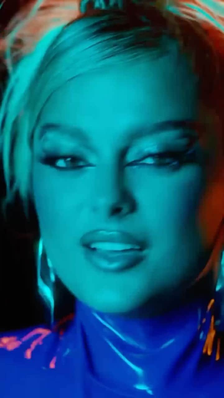 Bebe Rexhaのインスタグラム：「which show will I see you at??」