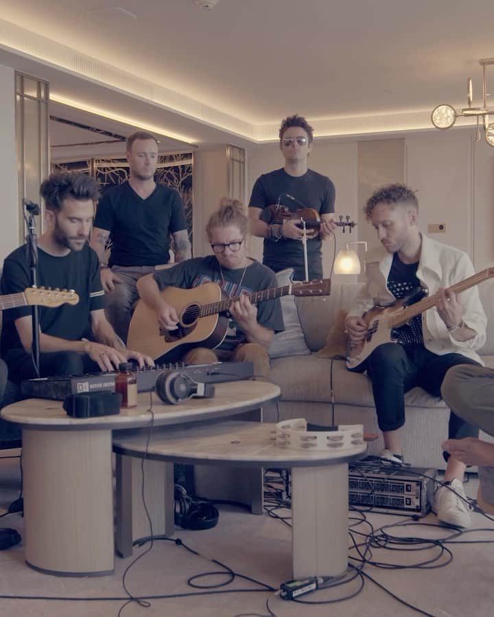 OneRepublicのインスタグラム：「If you’ve been digging the acoustic version of “I Ain’t Worried” so far, you can catch the acoustic performance video up on our YouTube now! Link in bio.」
