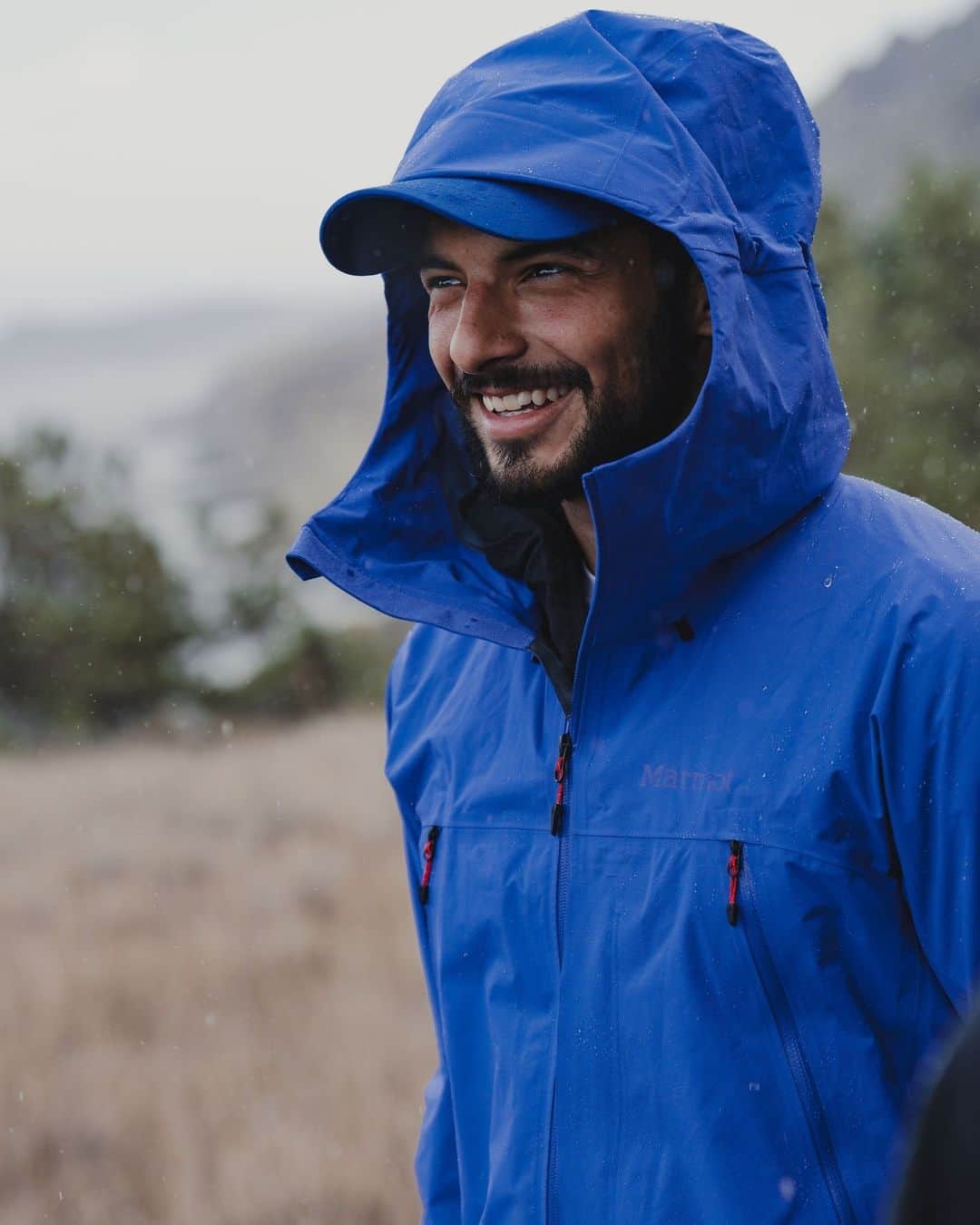 マーモットのインスタグラム：「No need for a rain check ☔   Our Alpinist jacket is ready to stand up against the biting cold or an epic storm… maybe both if mother nature is feeling up for it.  Photos: @biancagermain  #Marmot」