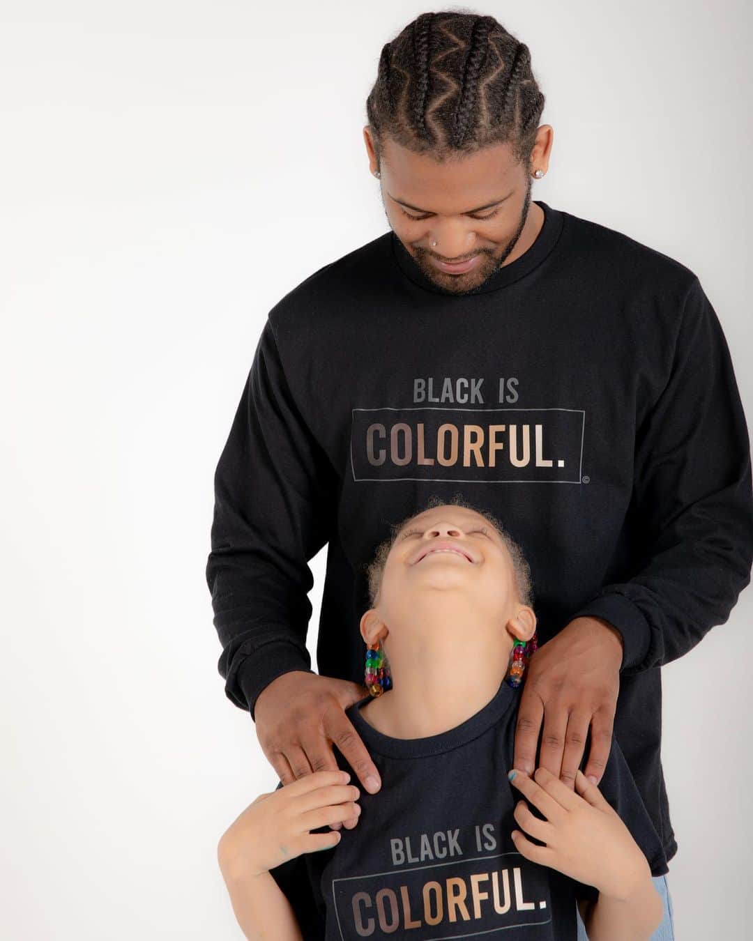 ローリン・ヒルのインスタグラム：「Shoutout to the girl dads out there!  Pick your favorite style today.  #fashion #ootd #trending #shop #accessories」