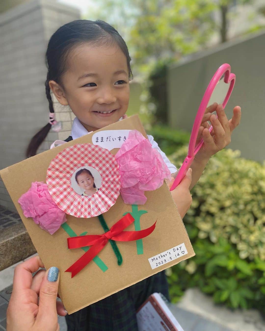 谷口紗耶香のインスタグラム：「MOTHER'sDAY💐　作ってきてくれた🥹🎁嬉しー♡」