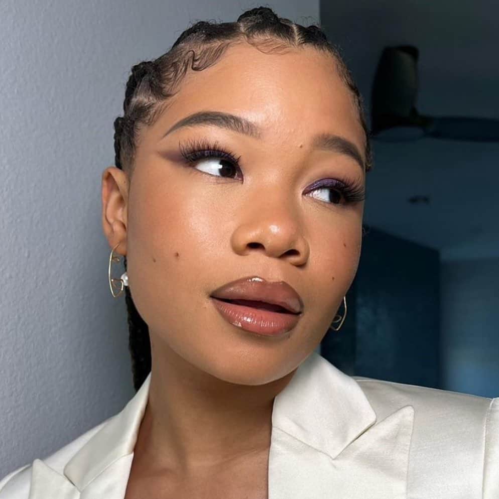 Maybelline New Yorkさんのインスタグラム写真 - (Maybelline New YorkInstagram)「@stormreid NEVER MISSES! Looking stunning in our Nudes of New York eyeshadow palette and #liftergloss in shade 'sun' 🤩✨ MUA: @paulyblanch」5月13日 1時13分 - maybelline