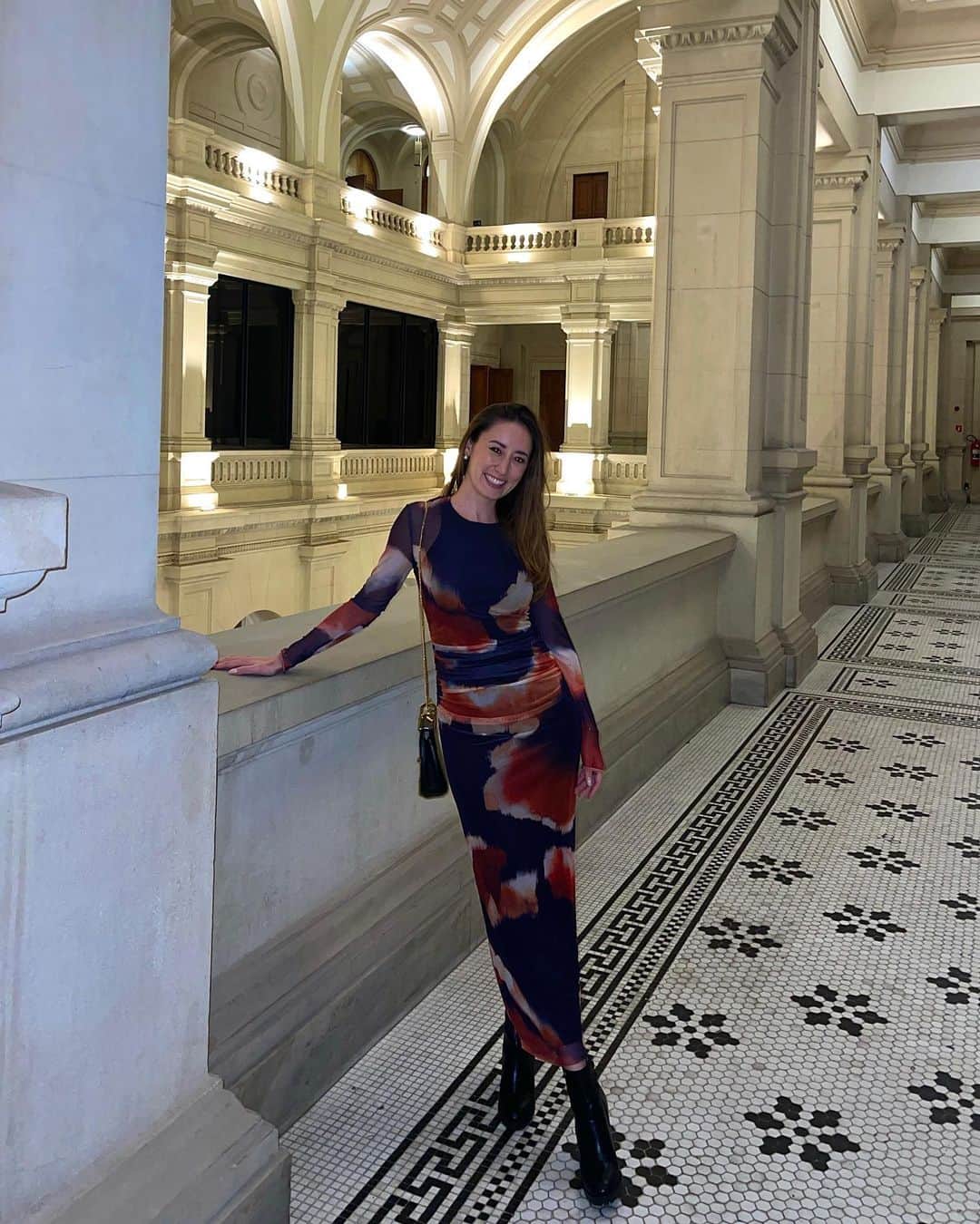 太田エイミーのインスタグラム：「Beautiful night at Sala São Paulo @salasaopaulo_  My first time at this incredible music hall. The architecture and acoustics of this place is amazing. Especially a night to remember with @thierryfischer.conductor taking the lead of @osesp_  for Berlioz’s “La Damnation de Faust”. The conductor, the large choir (including children), the soloists and full orchestra were brilliant. Bravo 👏」