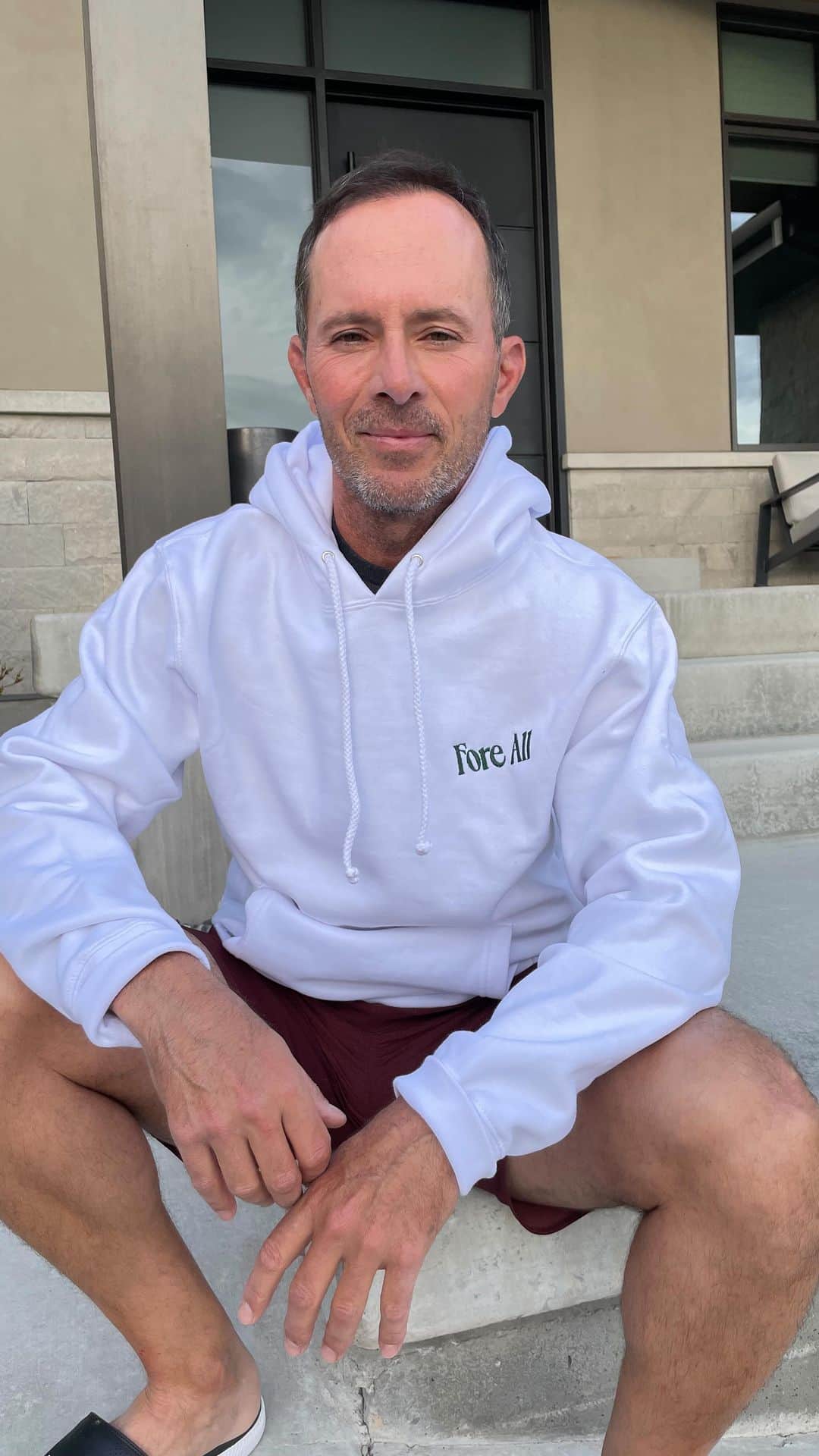 ミッチェル・マネーのインスタグラム：「Happy birthday to the man of my dreams. The kindest, hardest working, most loving man I know. Mike is my greatest support and strength in life. He is my constant breath of fresh air. Anyone who knows Mike knows that his heart is pure gold. He is a loyal friend, father and partner. He is generous beyond belief. He is kind and honest and forgiving and compassionate. He is everything good is this world. I am so damn lucky to have him as my future husband! ( 4 more months!) Anyone who is lucky enough to call Mike a friend knows the value that he brings to their life. He is my dream come true, my knight in shining armor and the love of my life. Happy birthday baby! This year will be your best!!! @mweirsy」
