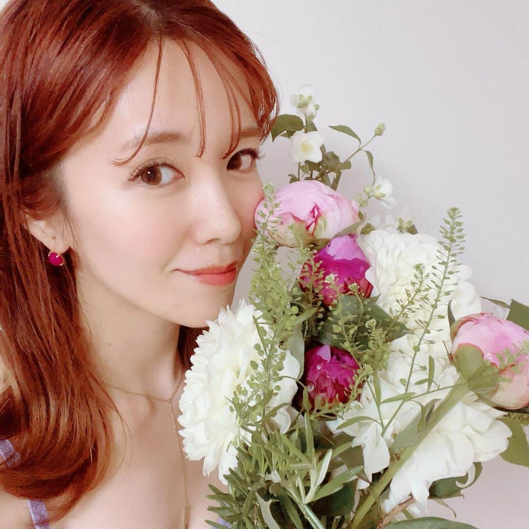 長江愛美さんのインスタグラム写真 - (長江愛美Instagram)「5.12まなみん爆誕祭🎂  たくさんの愛をもらった１日でした🩷  お心を寄せてくださった皆様、本当に感謝です🩷  おめでとうって、いくつになっても嬉しいね☺️🎂  ありがとう。とか、おめでとう。とかって、どれだけあっても嬉しいものだから、私もたくさん使おう。って思いました☺️🩷  level36攻略しはじめます🩷🎮  初心を忘れずに。 思いやりの心を忘れずに。 まわりの人を大切にして。 愛に愛で返せるように。  幸せを感じられる瞬間を、たくさん集めていきたいです☺️  BigLove🩷  #まなみん爆誕祭 #happybirthdaytome  #biglove #0512」5月13日 2時29分 - manamin.512