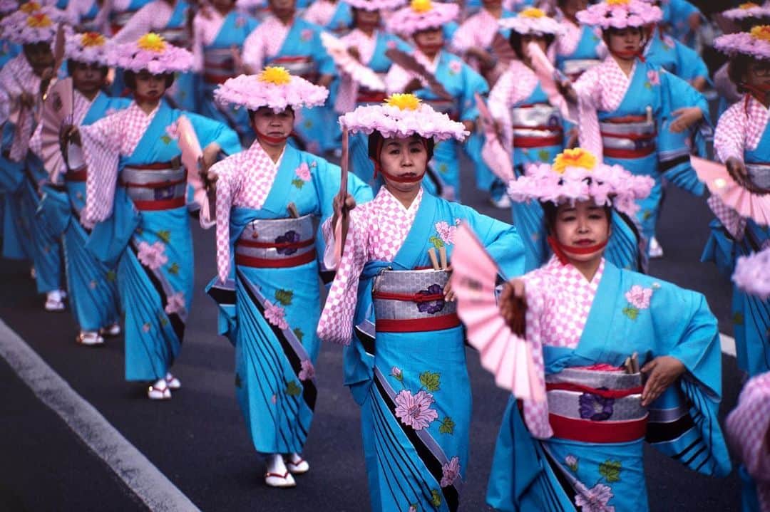 Michael Yamashitaのインスタグラム：「May is a major month for festivals on the Japanese calendar. Kicking it off during Golden week is the Hakata Dontaku (Holiday festival) in Fukuoka on the southern island of Kyushu. The festival features 30,000 dancers with 2 million spectators cheering them on. Here is a small slice of the parade.  #hakatadontaku #matsuri #fukuoka #kyushu」