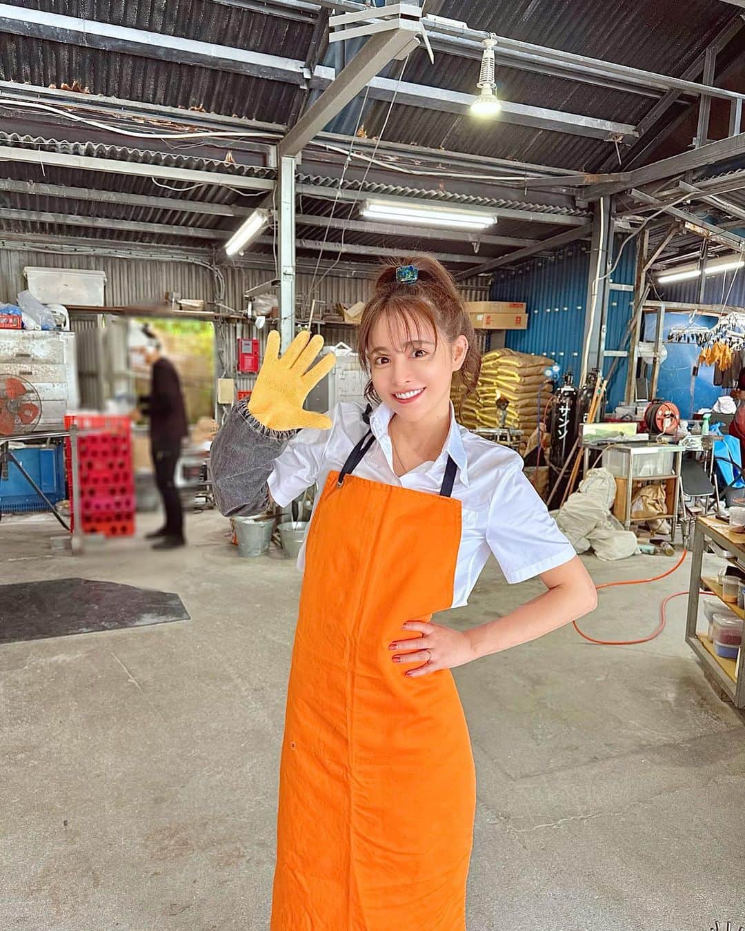 ririのインスタグラム：「⭐︎沖縄で琉球グラス体験⭐︎  簡単コースにして良かった😂🫶 ほぼやってもらえて楽だった🤣✌️ また夫婦の思い出が1つ 増えました☺️🌈💓  仲良く麦茶のもうね💖😂  #love #happy #琉球グラス #沖縄 #夫婦仲良し」