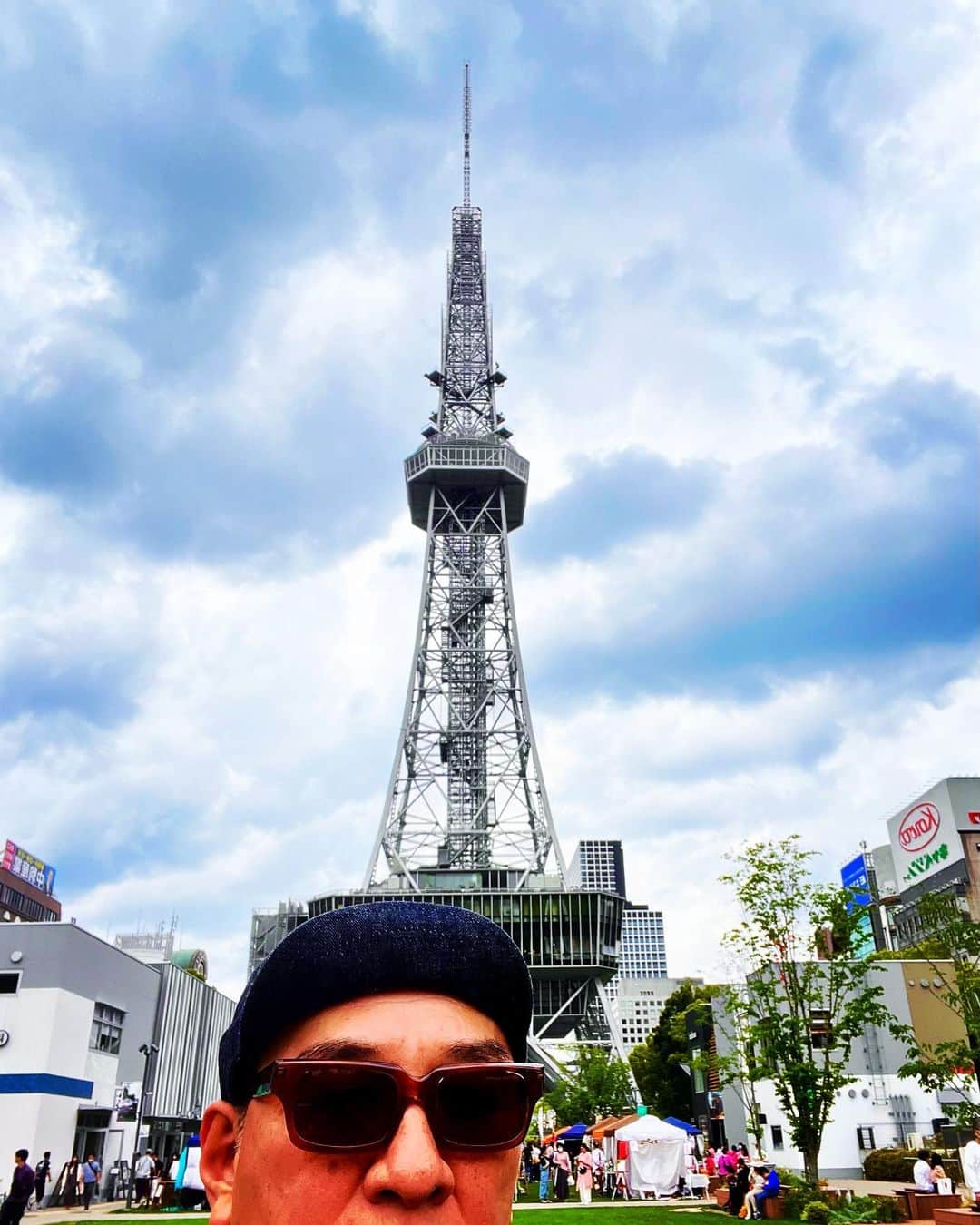 ピエール瀧さんのインスタグラム写真 - (ピエール瀧Instagram)「午前中から名古屋の街を無目的に徘徊。 なぜなら今日はPikmin Bloomのコミュニティ・デイだから。」5月13日 13時07分 - pierre_taki