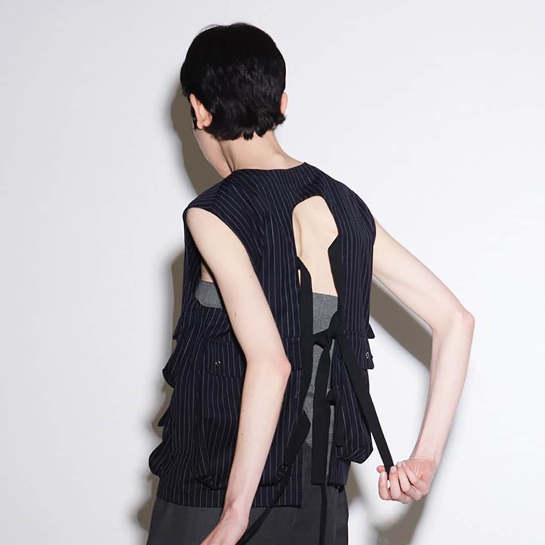 のインスタグラム：「INSCRIRE Emergency vest ¥75,900  #inscrire #23ss #bshop」
