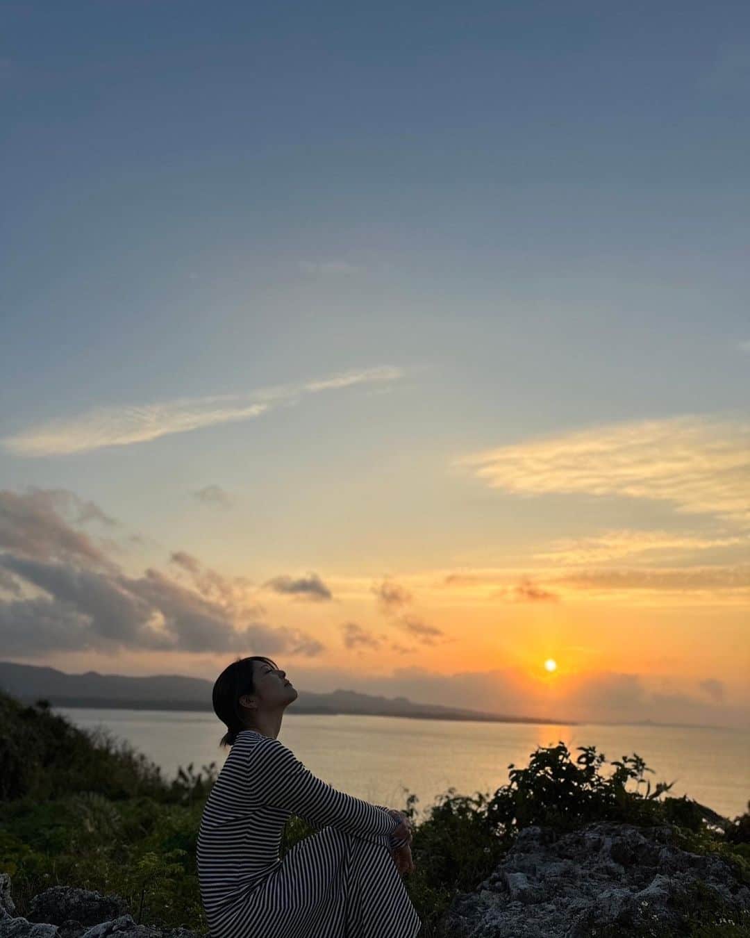 小川麻琴さんのインスタグラム写真 - (小川麻琴Instagram)「自然の中にいるとさ 自分ってちっぽけだなーって実感する。  日々いろんな事があるけど、 今あるものに感謝の気持ちを忘れずに 私は私の人生を精一杯生きよう🌻✨」5月13日 13時52分 - 1029_makoto