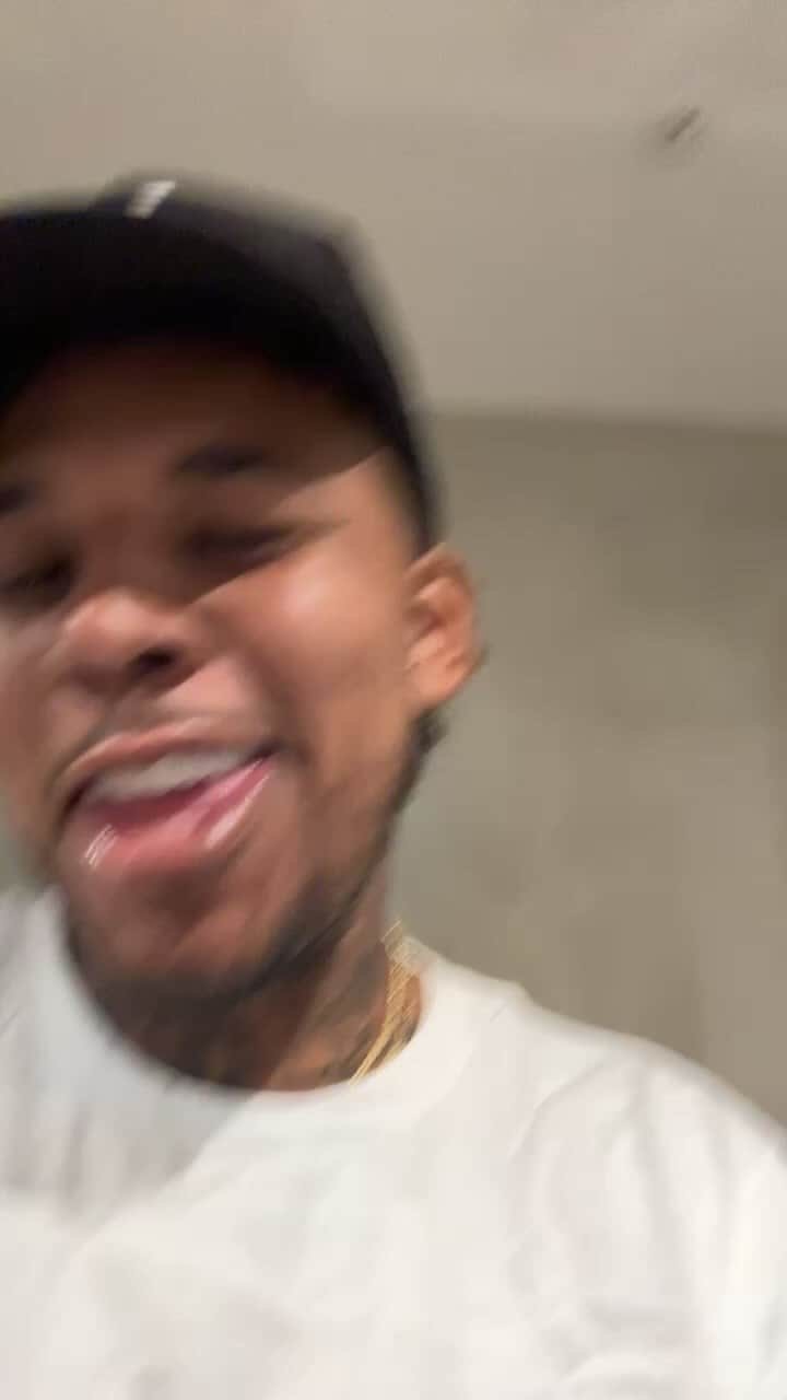ニック・ヤングのインスタグラム：「Lakers in 6 corner dudes making history」