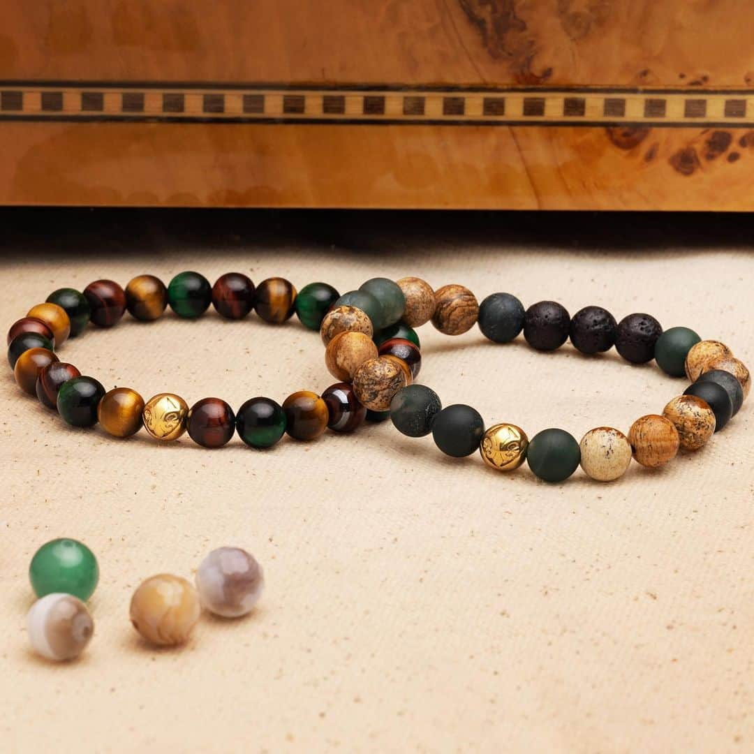 ナイアラヤのインスタグラム：「Our beaded spring collection features warm colors with hints of green for a light spring stack. Pair it with a gold bangle or other beaded bracelet.」